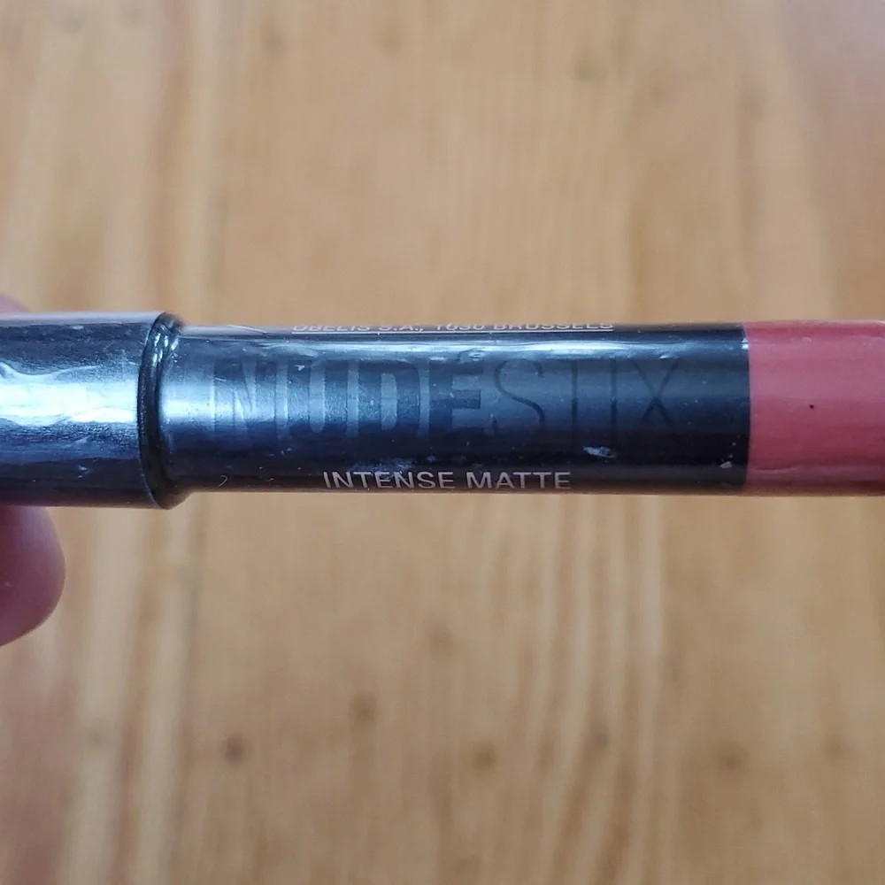 Nude Stix Intense Matte Lip & Cheek Pencil - Pink